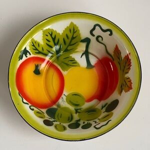 Vintage enamelware harvesting bowl gathering bowl farmhouse decor tomato pattern